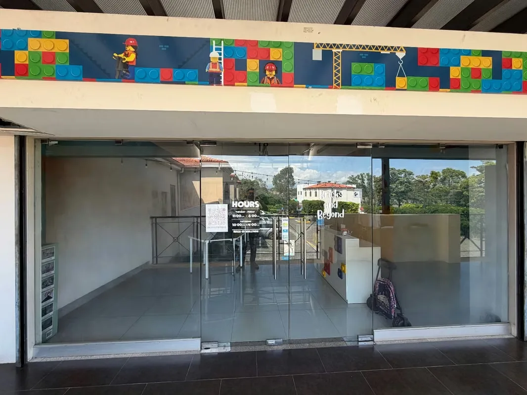 Venta de local en Plaza del Río, sobre la Radial de Ciudad Colón, Brasil de Santa Ana., photo 4