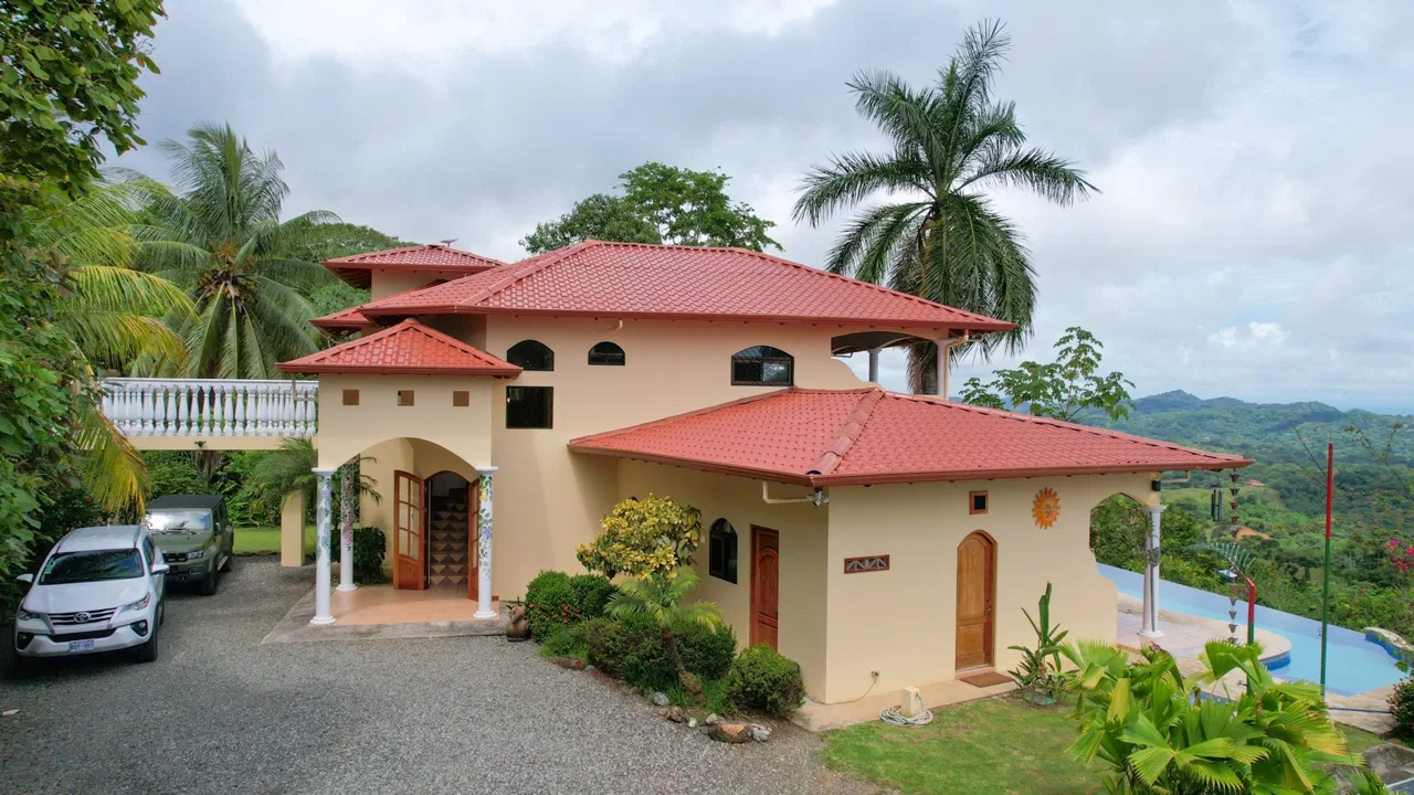 ELEGANT RESIDENCE WITH OCEAN AND SUNSET VIEWS IN THE EXCLUSIVE PHASE 5 OF OJOCHAL – 1.67 ACRES, photo 2