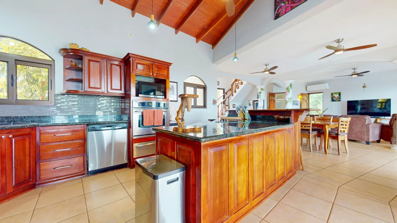 ELEGANT RESIDENCE WITH OCEAN AND SUNSET VIEWS IN THE EXCLUSIVE PHASE 5 OF OJOCHAL – 1.67 ACRES, photo 11