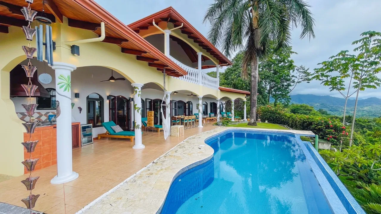 ELEGANT RESIDENCE WITH OCEAN AND SUNSET VIEWS IN THE EXCLUSIVE PHASE 5 OF OJOCHAL – 1.67 ACRES, photo 4