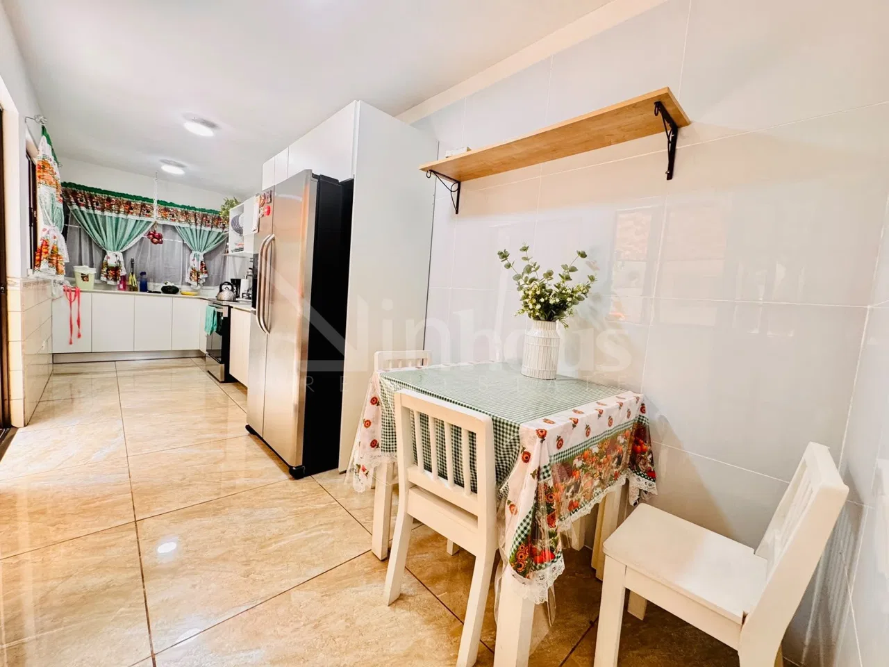 Amplia casa en venta, uso mixto, cerca del Franco Costarricense, photo 3