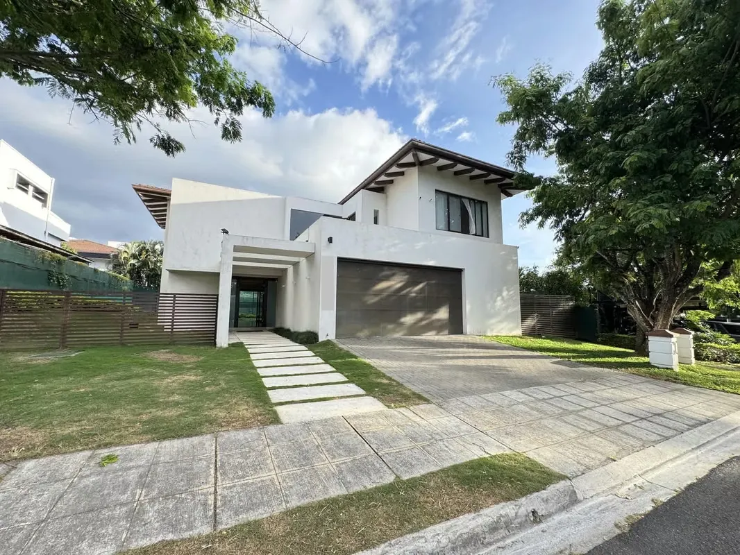 Luxury House for Sale in Valle del Sol, Pozos, Santa Ana (AD).