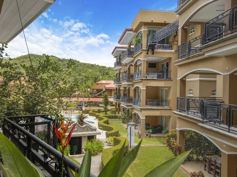 3 Bed Condo For Sale in Herradura, photo 5
