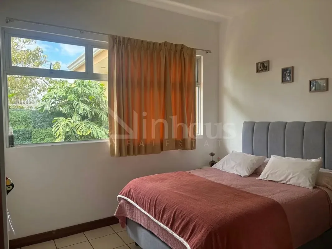 Amplia y elegante residencia situada en un entorno residencial seguro y tranquilo, diseñada para quienes priorizan el confort, la privacidad y una alta calidad de vida. El vestíbulo ..., photo 15
