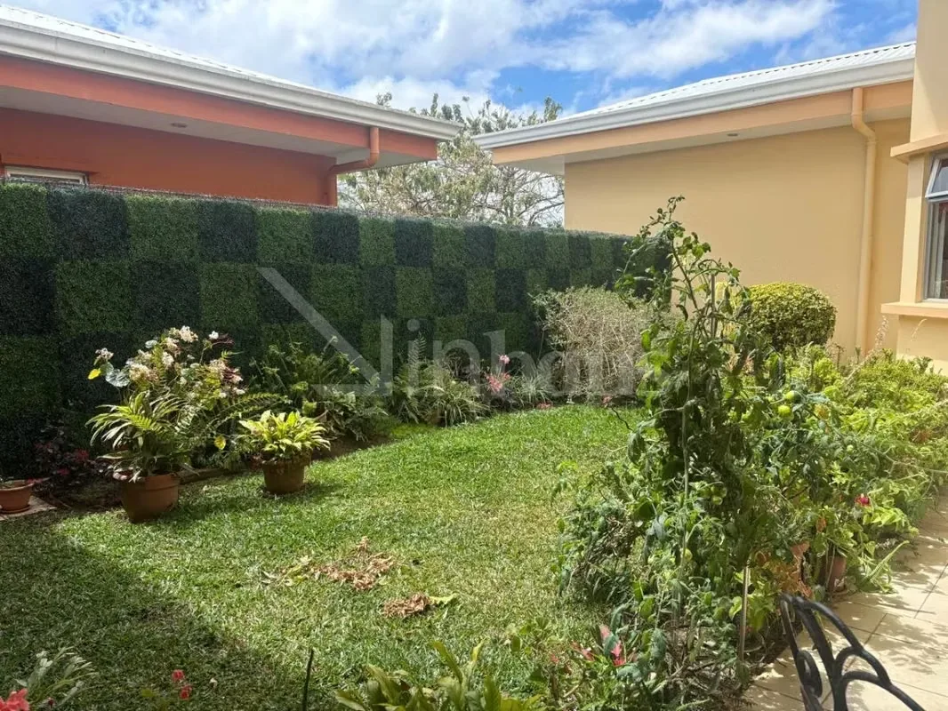 Amplia y elegante residencia situada en un entorno residencial seguro y tranquilo, diseñada para quienes priorizan el confort, la privacidad y una alta calidad de vida. El vestíbulo ..., photo 6