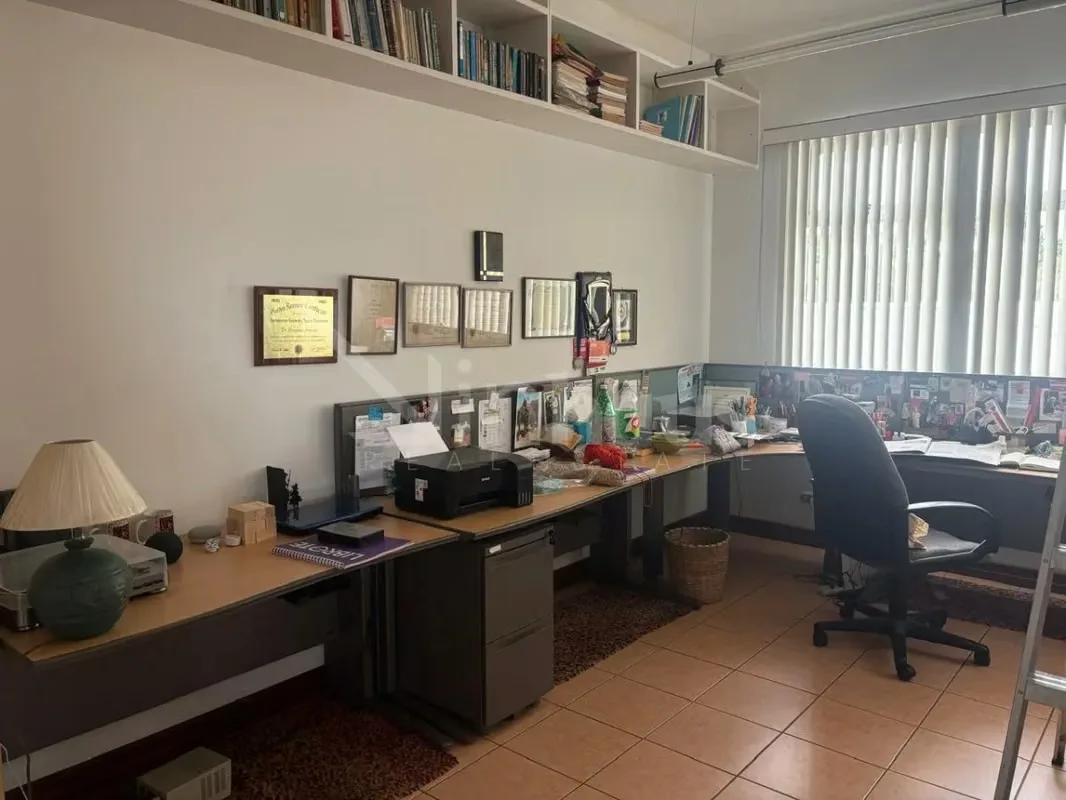 Amplia y elegante residencia situada en un entorno residencial seguro y tranquilo, diseñada para quienes priorizan el confort, la privacidad y una alta calidad de vida. El vestíbulo ..., photo 10