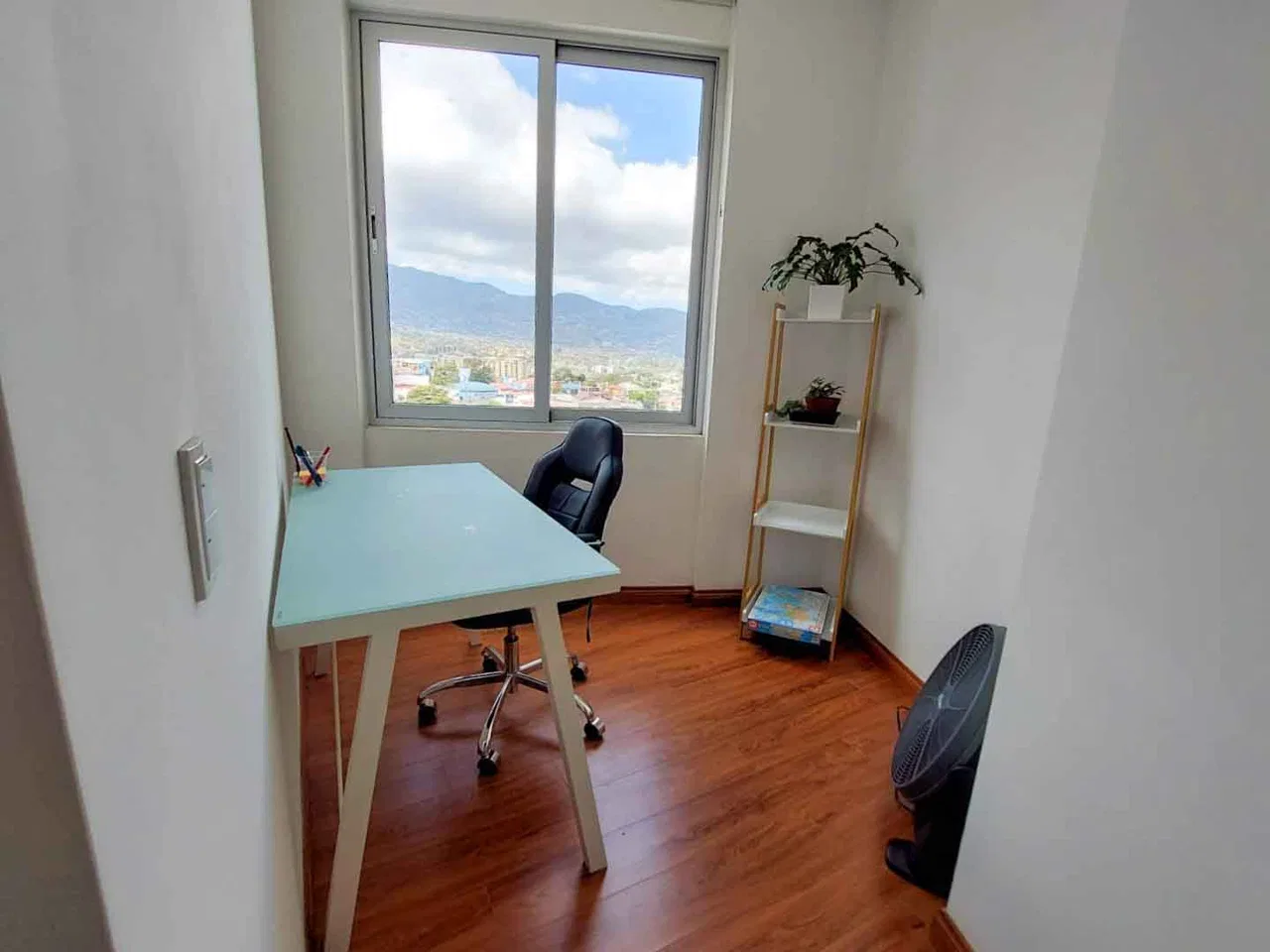 Este apartamento en venta en la Torre Vistas de Nunciatura, una de las más cotizadas de la zona, es ideal para quienes quieren vivir y trabajar con comodidad en una ..., photo 5