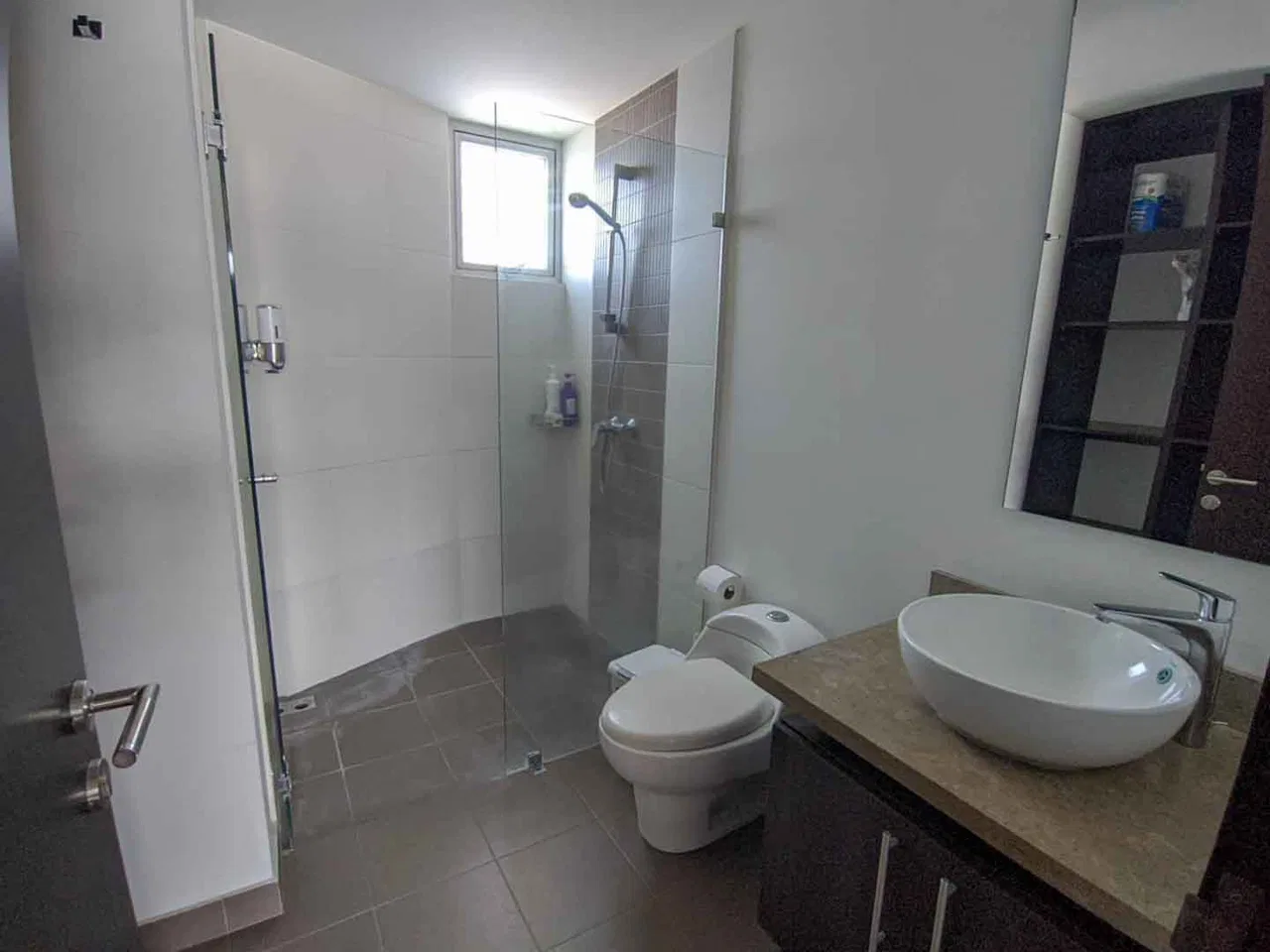 Este apartamento en venta en la Torre Vistas de Nunciatura, una de las más cotizadas de la zona, es ideal para quienes quieren vivir y trabajar con comodidad en una ..., photo 6