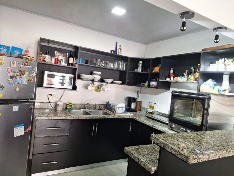 Venta de casa con cuatro habitaciones en zona residencial de Sabanilla, Montes de Oca #JE005 - Venta en Sabanilla, photo 12