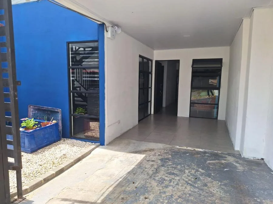Venta de casa con cuatro habitaciones en zona residencial de Sabanilla, Montes de Oca #JE005 - Venta en Sabanilla, photo 9