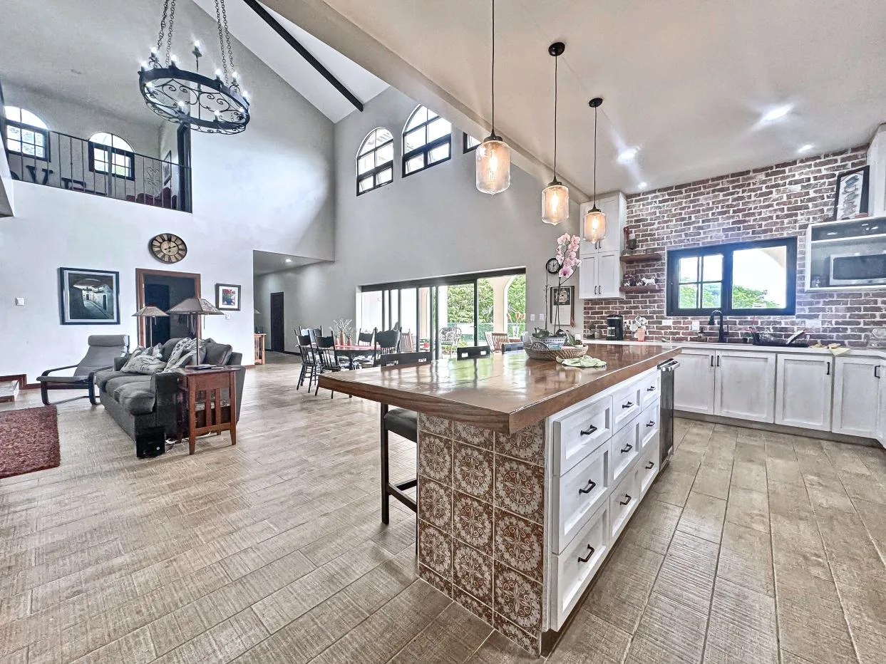 Casa Eucalyptus home for sale in Santa Ana Costa Rica, photo 4