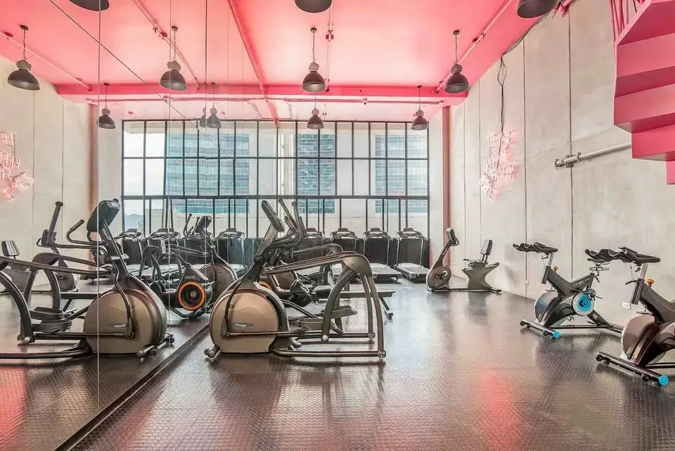 Con 50 m² de construcción, esta propiedad ofrece una experiencia de vida contemporánea con abundante luz natural y agradables vistas panorámicas de la ciudad., photo 7