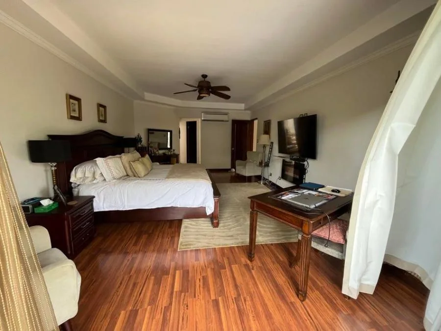 VENTA DE ESPECTACULAR CASA EN CONDOMINIO  EN SANTA ANA PBR - Venta en Santa Ana, photo 4
