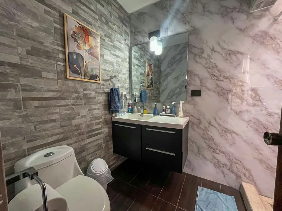 Spacious Corner House for Sale near Plaza América, photo 15