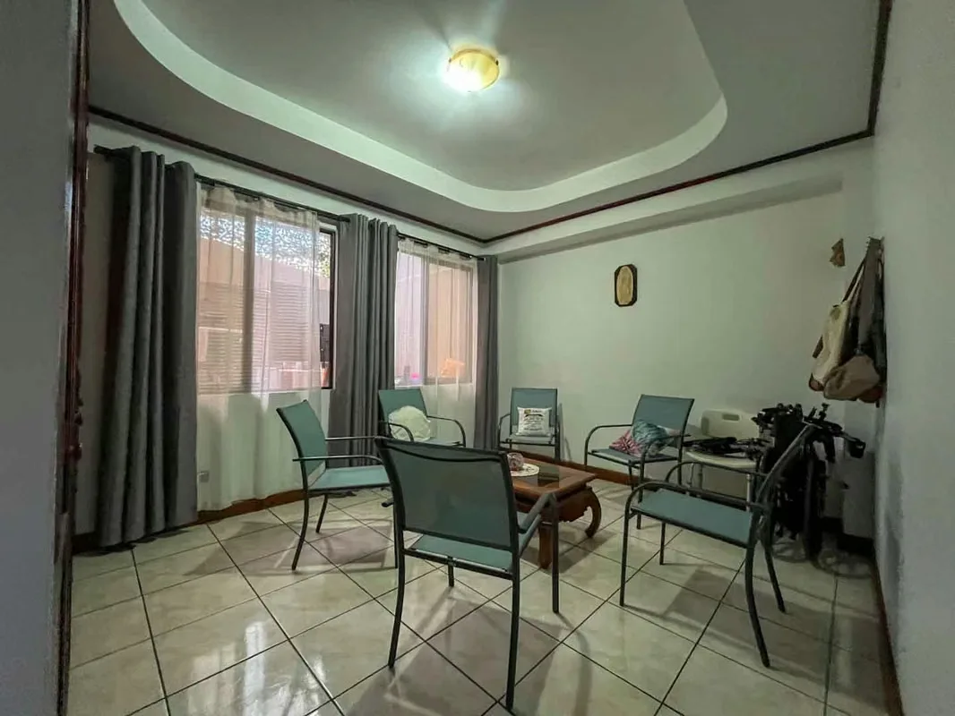 Spacious Corner House for Sale near Plaza América, photo 10