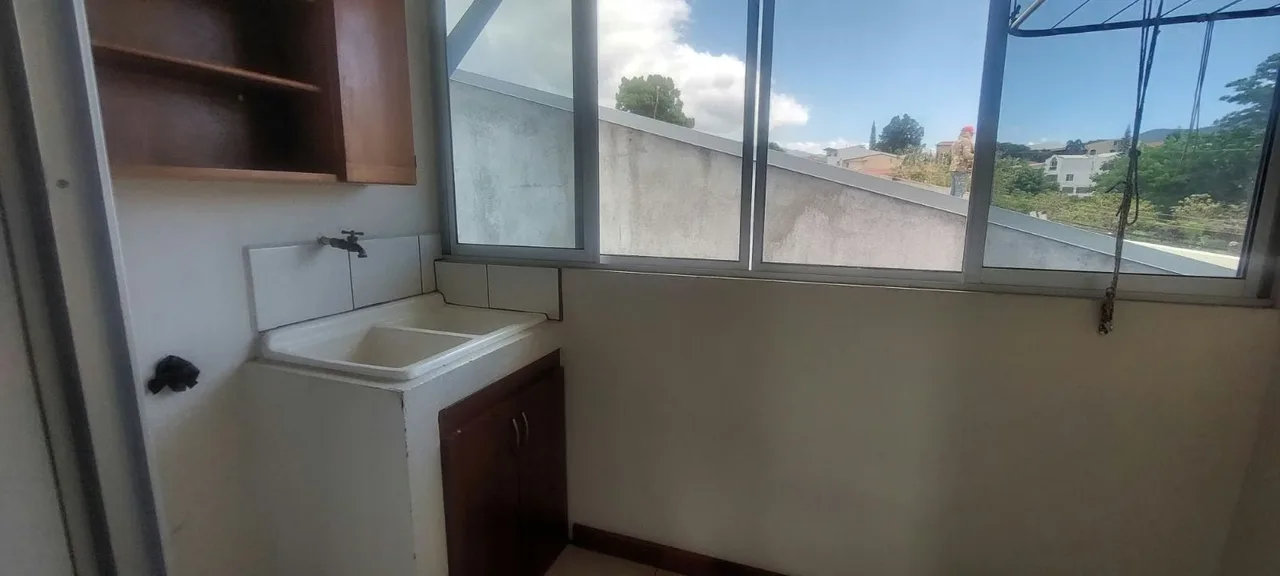 Ubicado en una bonita y segura zona residencial, con fácil acceso a transporte público, muy cerca de Walmart, Momentum, ..., photo 2