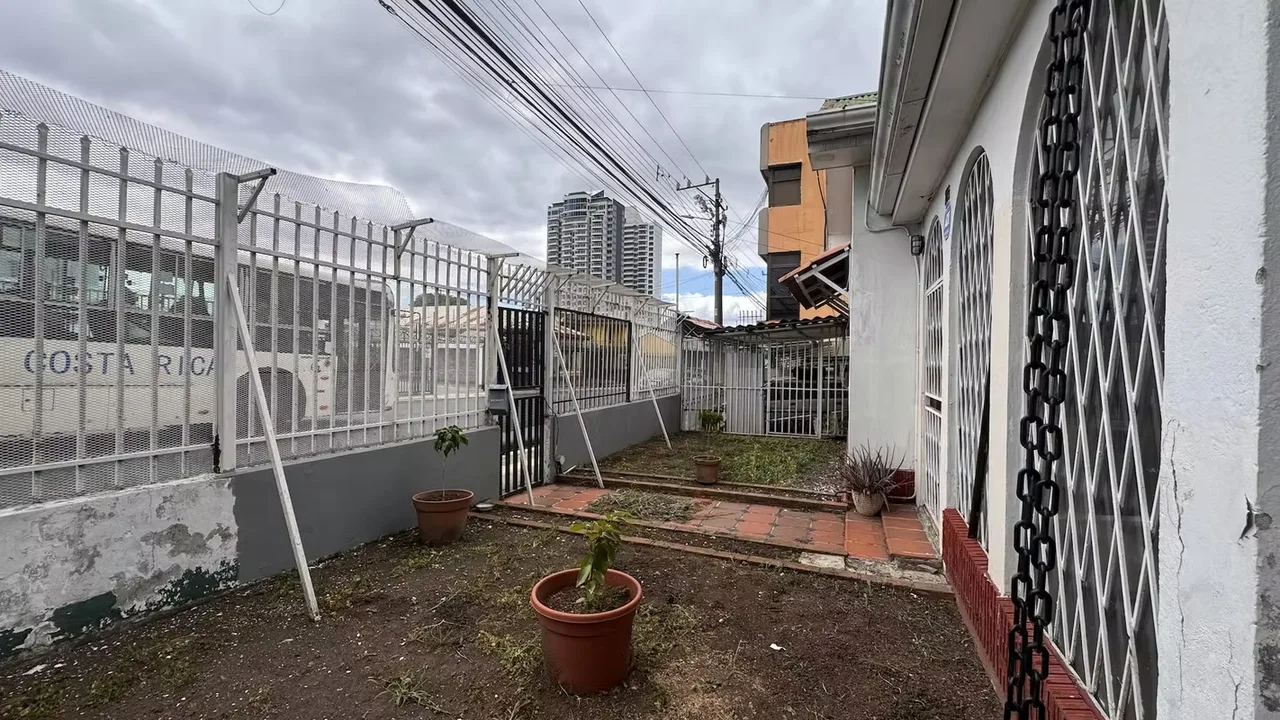 Mixed-Use Property for Sale Near the National Children's Hospital, San José (AD), photo 4