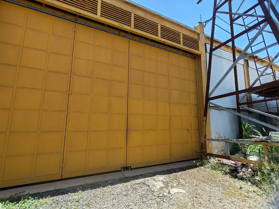 Strategically located on a main road, this property offers excellent connectivity to key tourist and agricultural routes. It ...