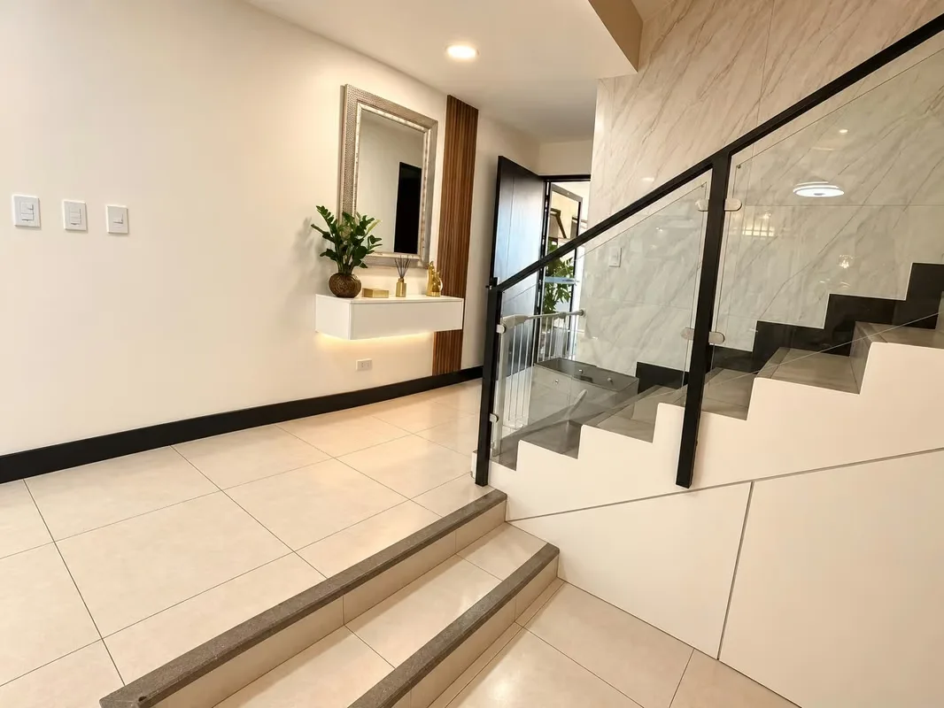 Venta de Casa de Lujo en Condominio Parques del Sol, photo 5
