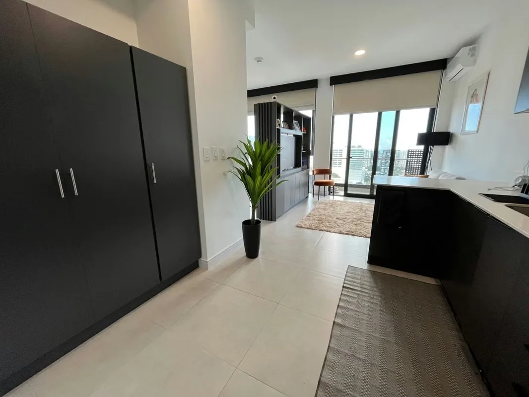 Este moderno apartamento, ubicado en el piso 23 de una nueva torre en Rohrmoser, ofrece vistas espectaculares y una ubicación privilegiada. El inmueble, ideal para una o dos personas, ..., photo 6