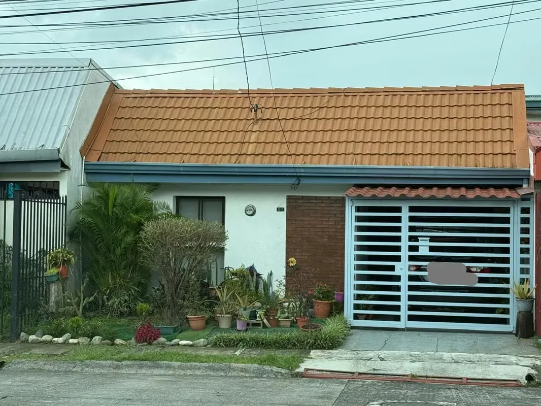 Se alquila casa en el centro de Moravia 