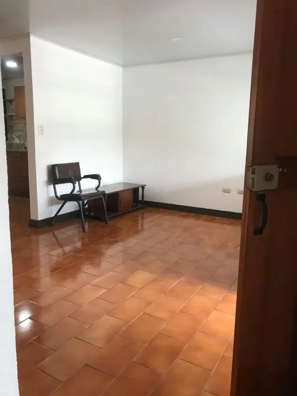 Se alquila casa en el centro de Moravia , photo 4