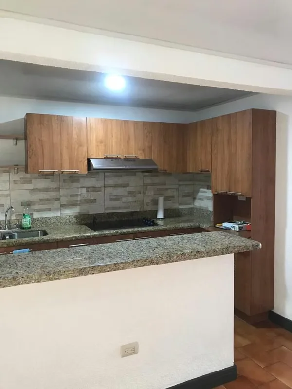 Se alquila casa en el centro de Moravia , photo 5