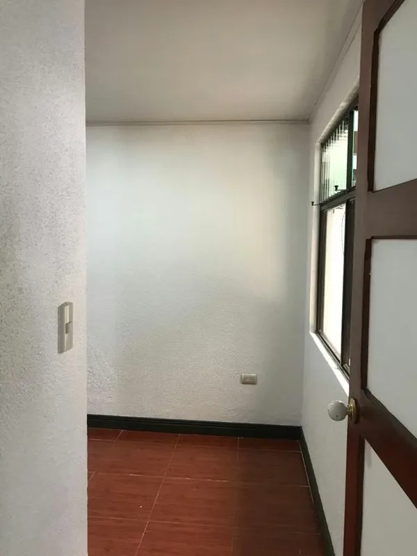 Se alquila casa en el centro de Moravia , photo 8