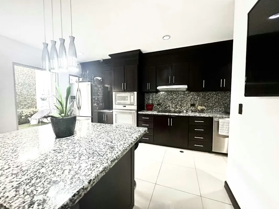 Casa en venta en exclusivo condominio en Sabanilla, ubicada en una calle tranquila que ofrece privacidad y comodidad., photo 5