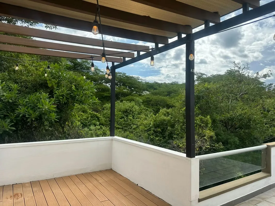 House of 380 m ² for sale in Pozos de Santa Ana - 3 levels and terrace