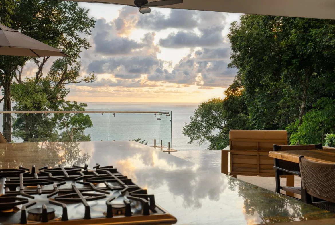 MODERN TROPICAL 4 BEDROOM IN GATED COMMUNITY NEAR DOMINICAL, photo 6