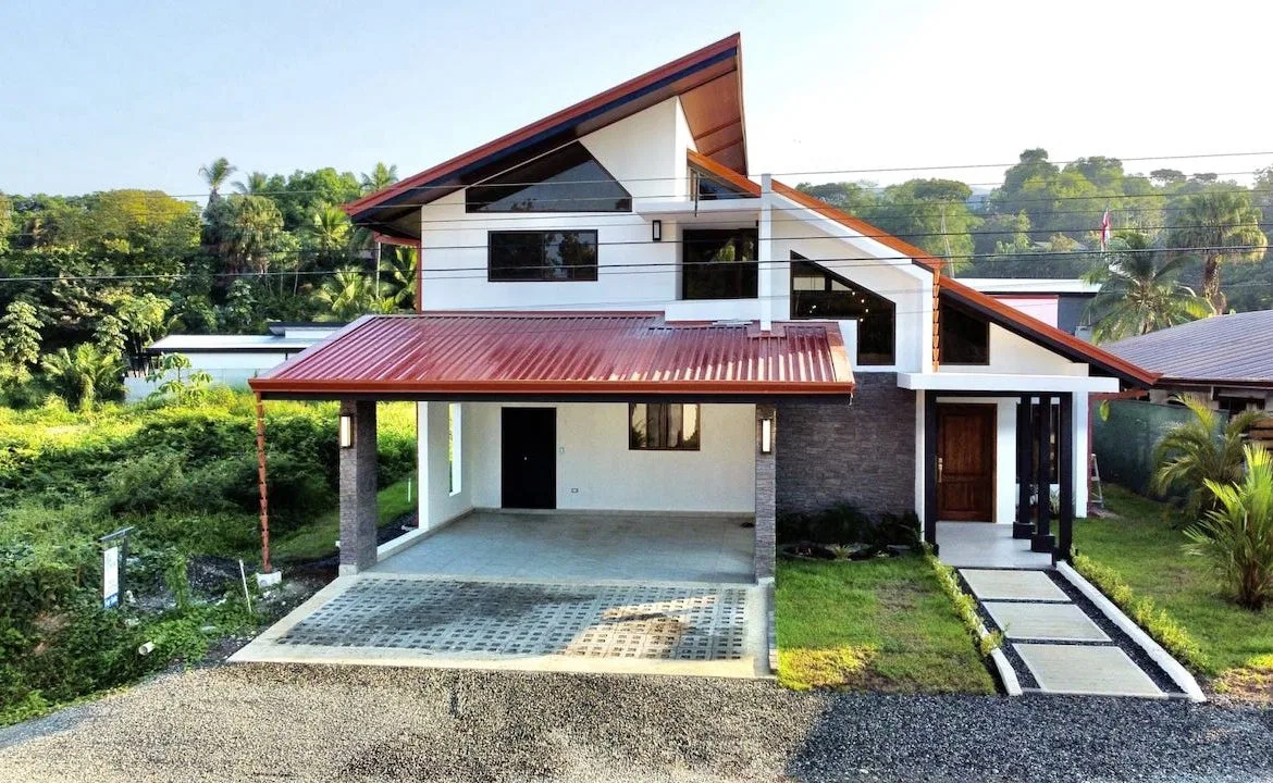 3 BEDROOM HOME IN CENTRAL UVITA, photo 2
