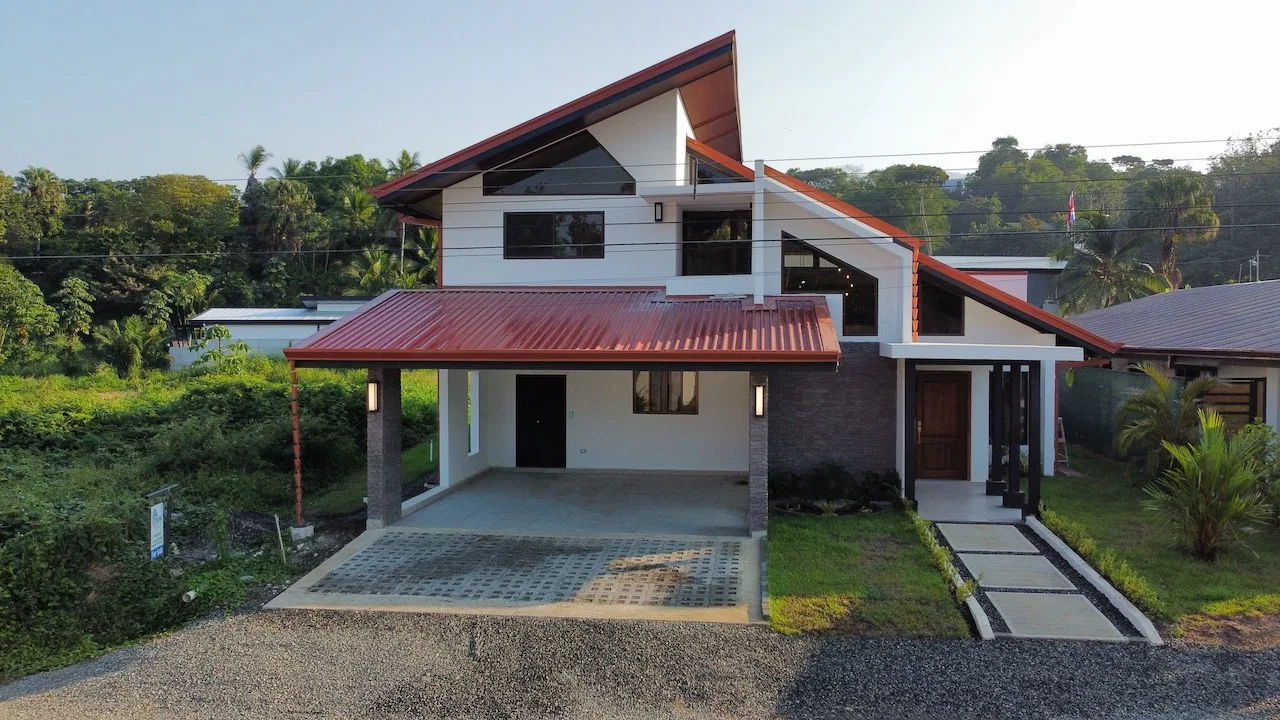3 BEDROOM HOME IN CENTRAL UVITA, photo 3