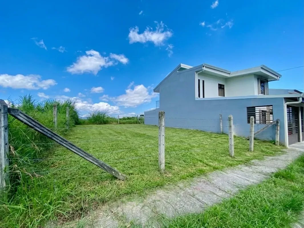 Lot for sale in Guadalupe, in a residential area