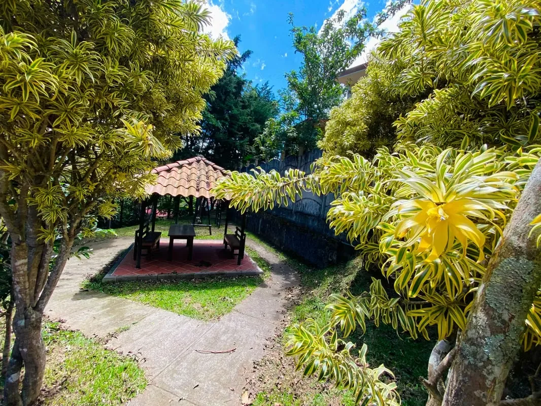 Lot for sale in Guadalupe, in a residential area, photo 2