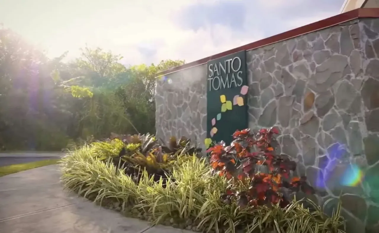 The Condiminium have futbol 5, tennis courts, gym, playground and clud house. Small condominium with ..., photo 6