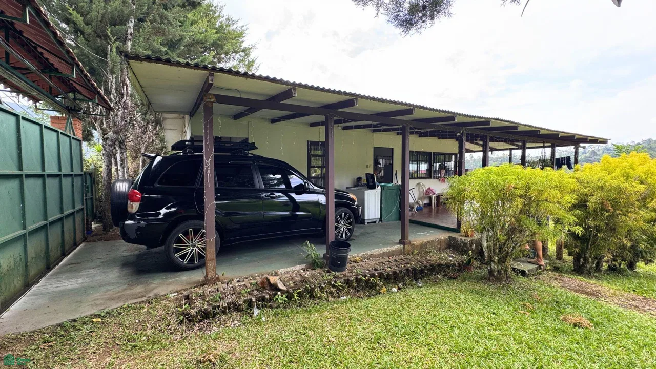 Finca con Casa y Vistas en Orosi, Cartago 13.445 m2
