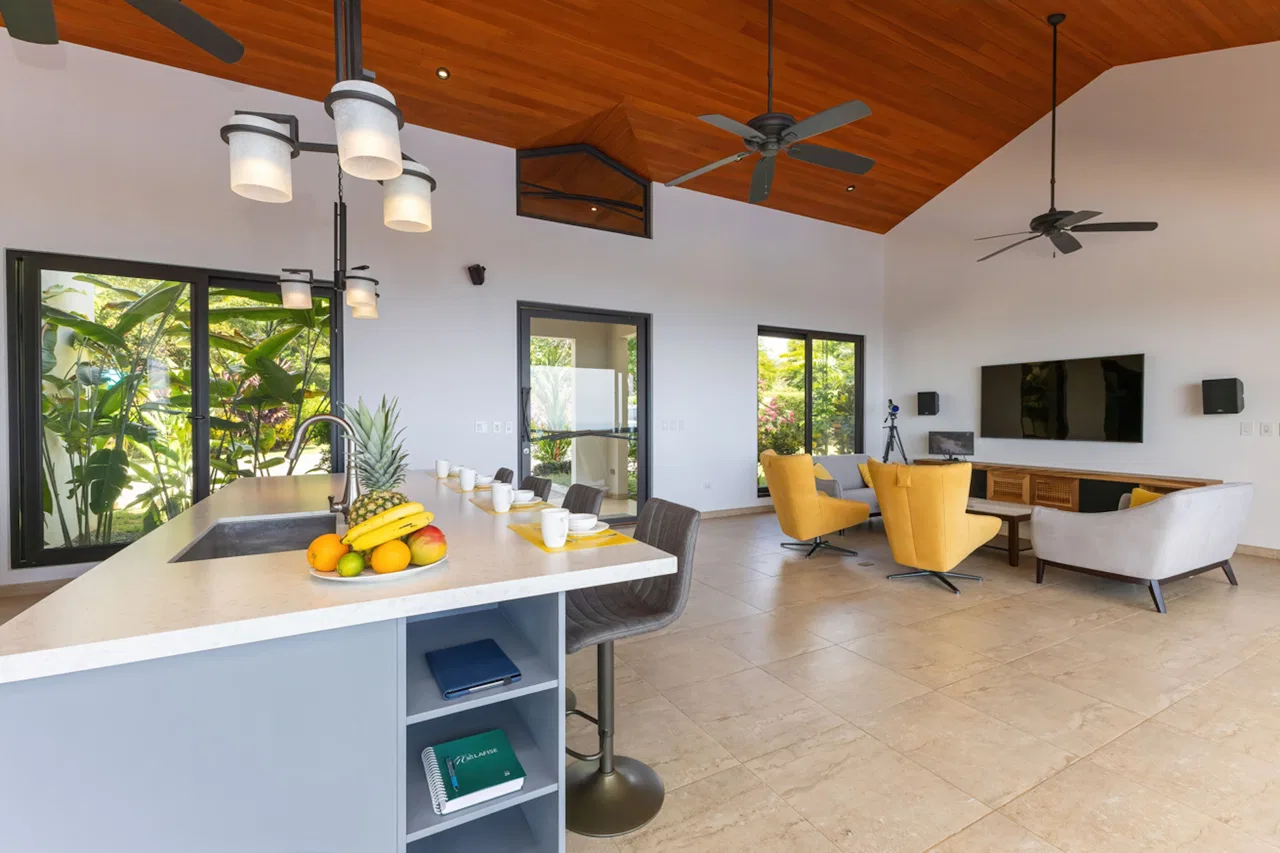LUXURY PROPERTY WITH SPECTACULAR PANORAMIC OCEAN VIEWS WITH THREE BEDROOMS, IN PIÑUELA – 1.31 ACRES, photo 12