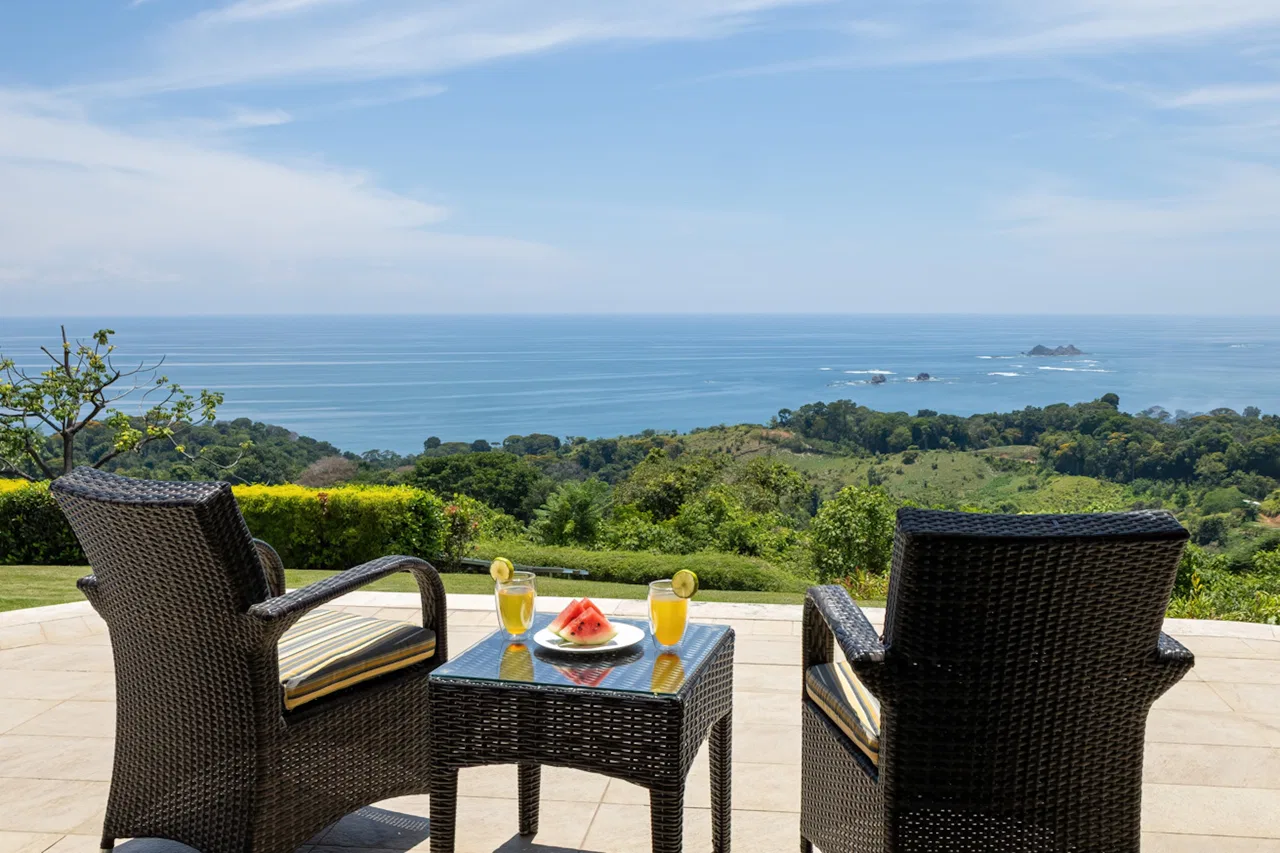 LUXURY PROPERTY WITH SPECTACULAR PANORAMIC OCEAN VIEWS WITH THREE BEDROOMS, IN PIÑUELA – 1.31 ACRES, photo 24