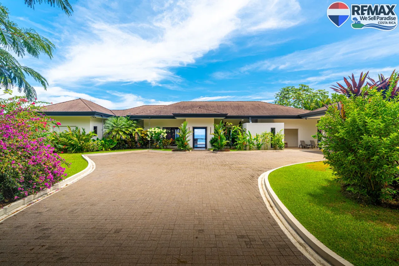 LUXURY PROPERTY WITH SPECTACULAR PANORAMIC OCEAN VIEWS WITH THREE BEDROOMS, IN PIÑUELA – 1.31 ACRES, photo 5