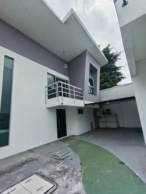 SPACIOUS APARTMENT FOR RENT IN LA URUCA