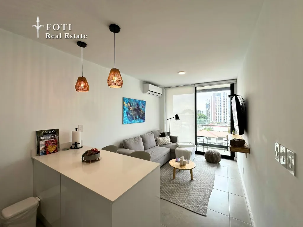 Lo mejor de Sky Garden no termina cuando cerrás la puerta de tu apartamento. Empieza cuando subís al rooftop, disfrutás la piscina, trabajás desde el coworking o compartís un ...