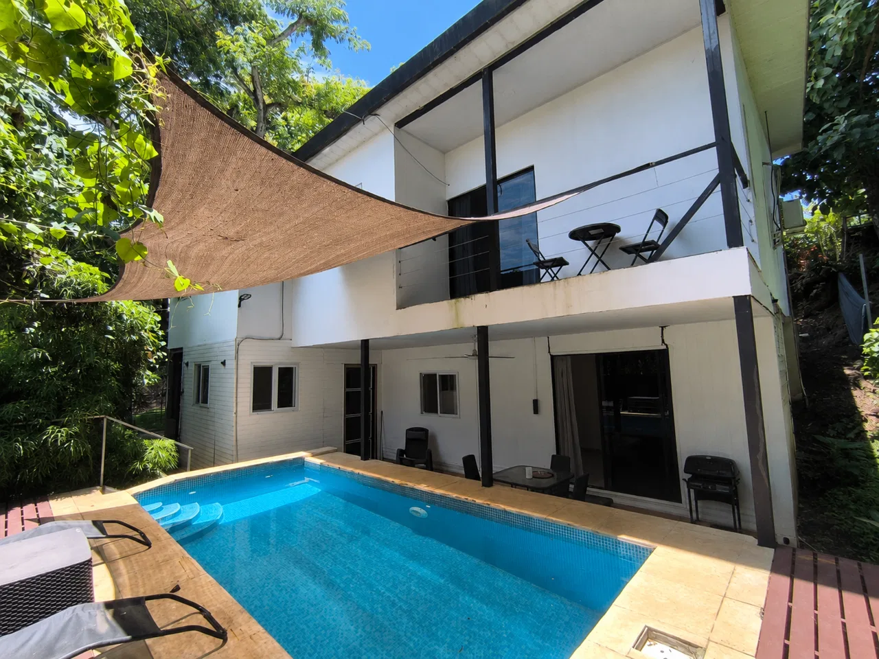 ¡Precio reducido! Casa equipada con piscina y apartamento independiente en Tárcoles | $160.000