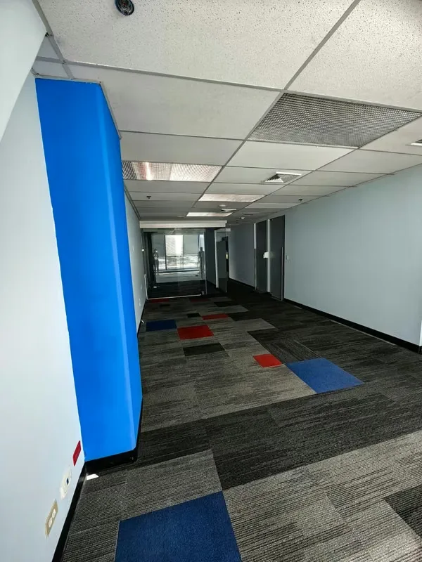 Office space available at Torre Mercedes, an iconic corporate building located on Paseo Colón, one of San José's most important and high-traffic thoroughfares.