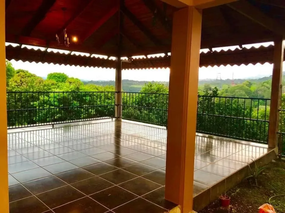 Disfrute del mejor clima del mundo en esta espaciosa residencia rodeada de naturaleza, ideal para familias que buscan ..., photo 3