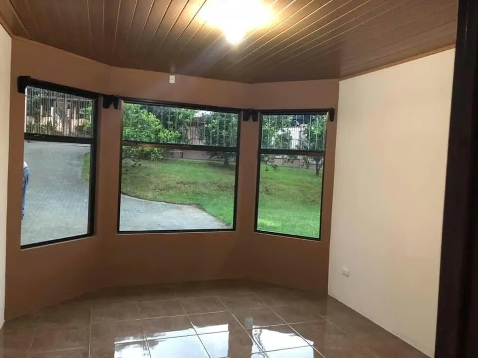 Disfrute del mejor clima del mundo en esta espaciosa residencia rodeada de naturaleza, ideal para familias que buscan ..., photo 7