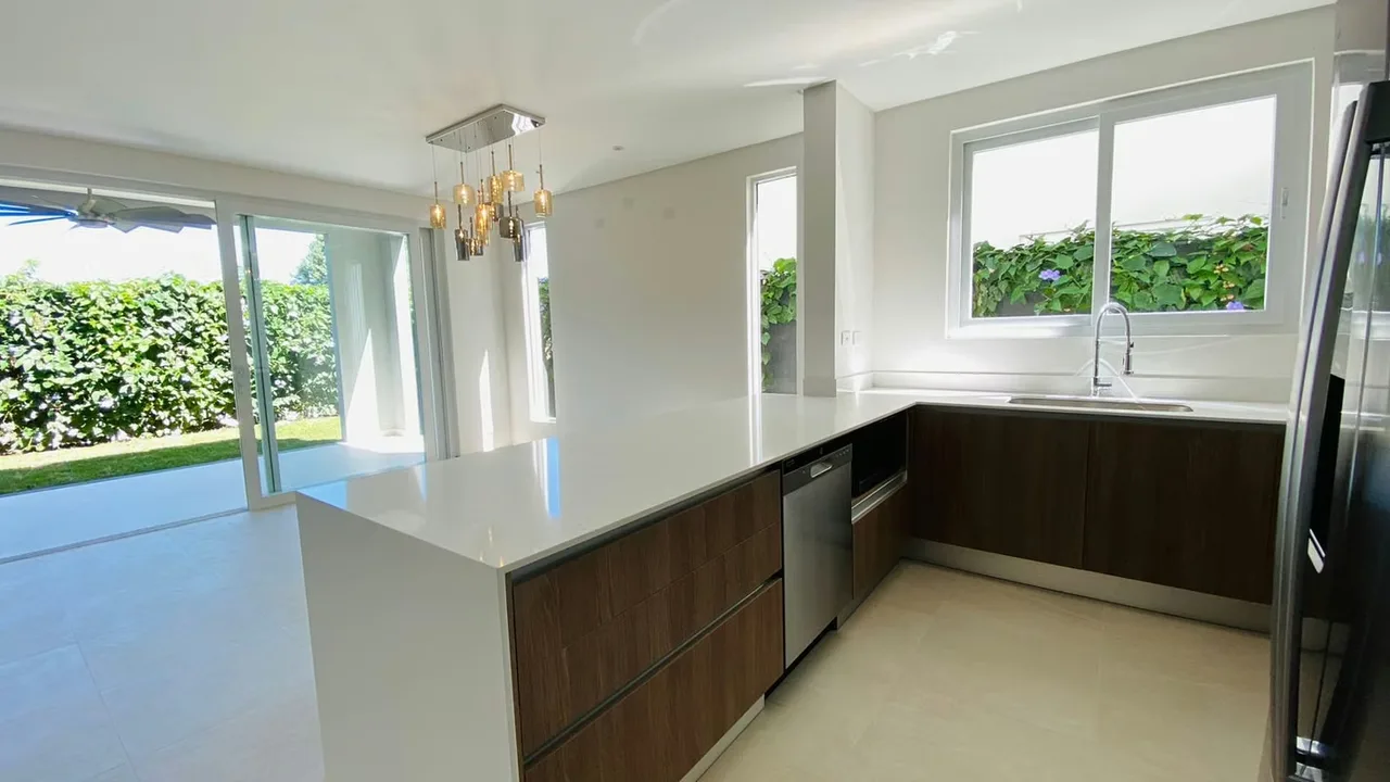 Disfrute de comodidad, privacidad y un estilo de vida exclusivo en esta hermosa residencia ubicada en un condominio de solo 22 casas, con excelentes acabados y amenidades para toda la ..., photo 7