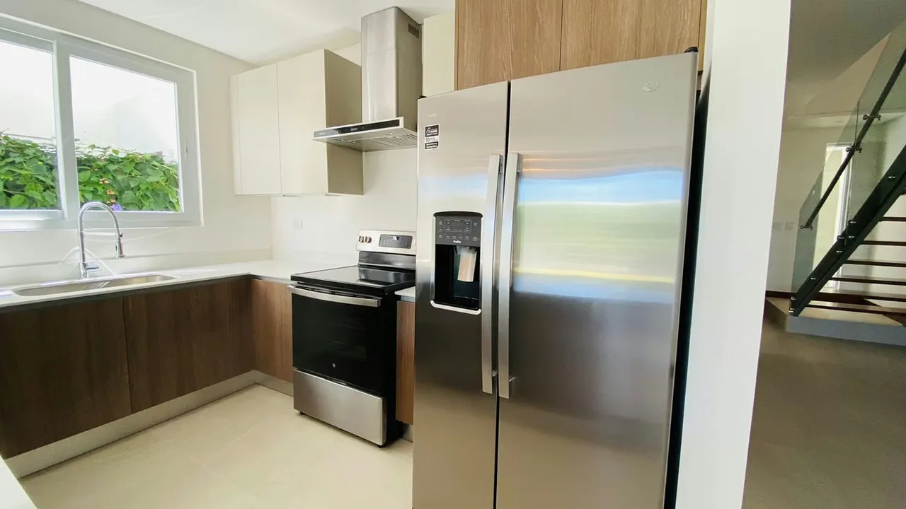 Disfrute de comodidad, privacidad y un estilo de vida exclusivo en esta hermosa residencia ubicada en un condominio de solo 22 casas, con excelentes acabados y amenidades para toda la ..., photo 9