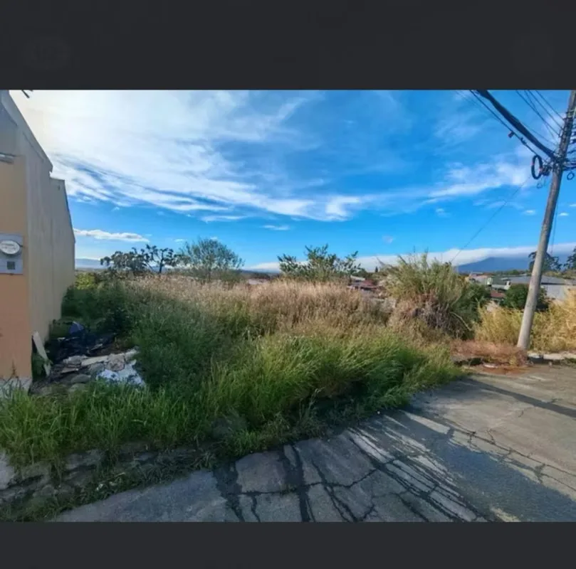 Area of 175 m2 in residential area.
