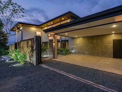 Casa Moderna de Lujo con Impresionantes Vistas al Mar en Las Brisas, Uvita, photo 4